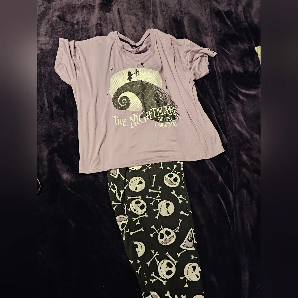 Disney's Nightmare Before Christmas Pajama Set size L Used Excellent condition